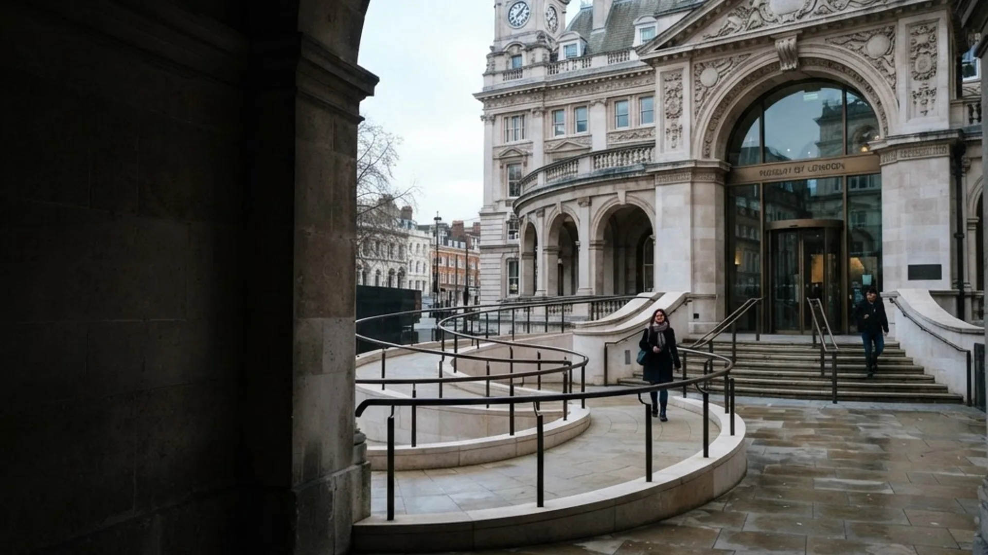 Step-free approach to a distinguished London public building
